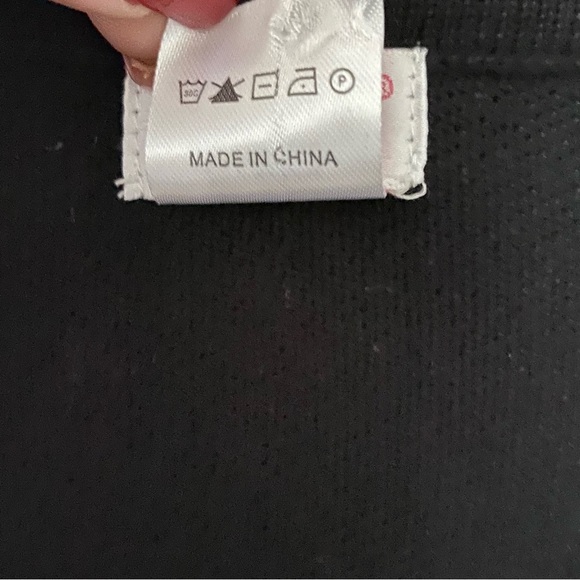 TOP IT OFF SWEATER PONCHO SHRUG BLACK SILVER SEQUIN BELIEVE HOLIDAY ONE SIZE OS - Picture 10 of 10